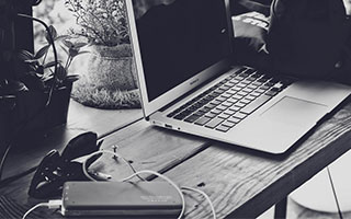 6连败夜炸锅！0分垫底，62岁穆帅怒堵裁判，欧冠神迹能否翻盘